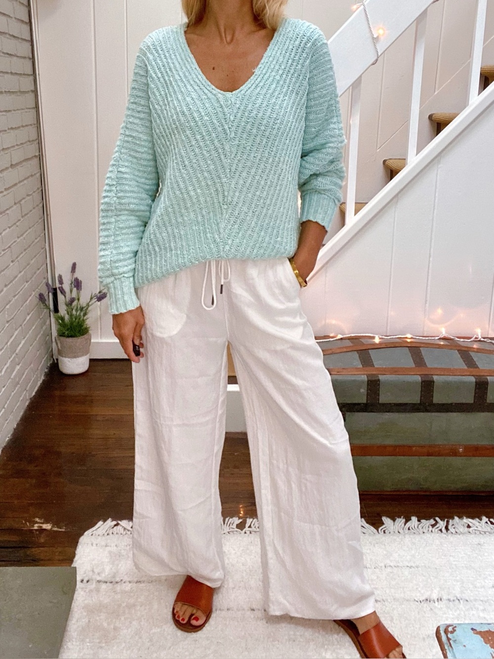 FREE PEOPLE Relaxed Fit Mint Ribbed Knit Women's V-Neck Sweater! 🐚